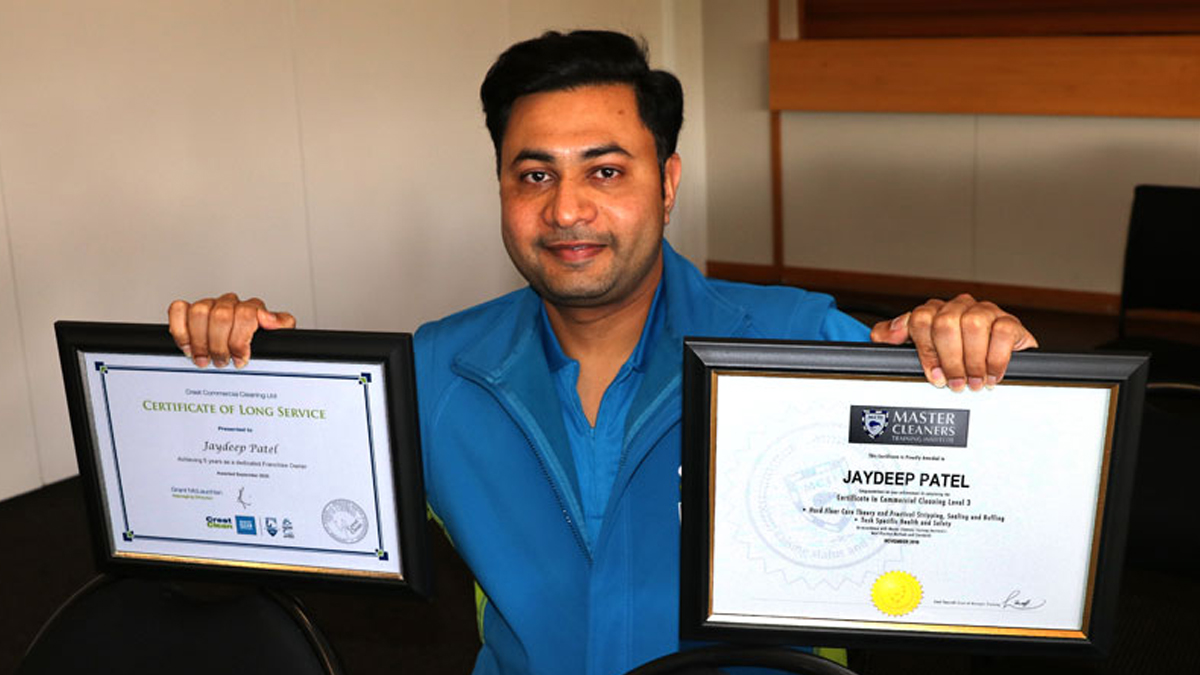 Former courier contractor marks five successful years with CrestClean