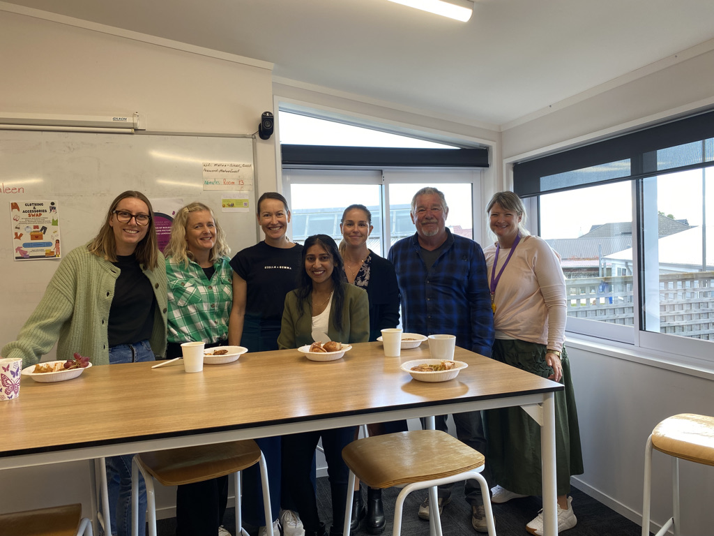 Tauranga franchisee thanks Matua Primary School for supporting daughter’s university journey