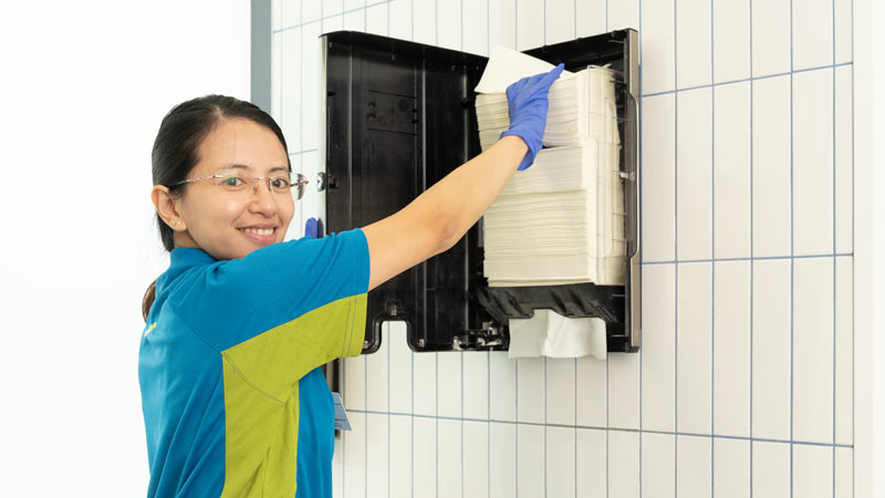 Cleaner installing consumables